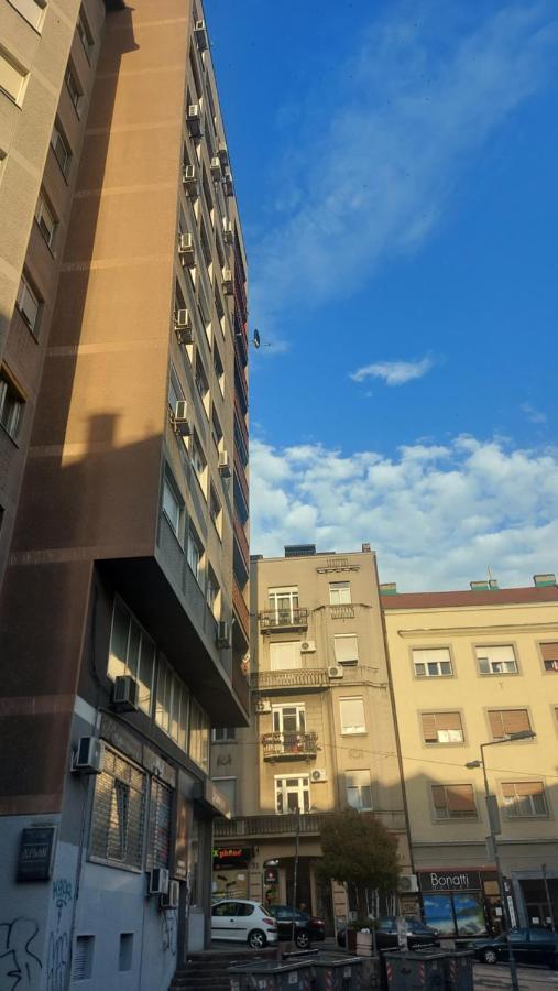Apartman Central Place Belgrado Buitenkant foto