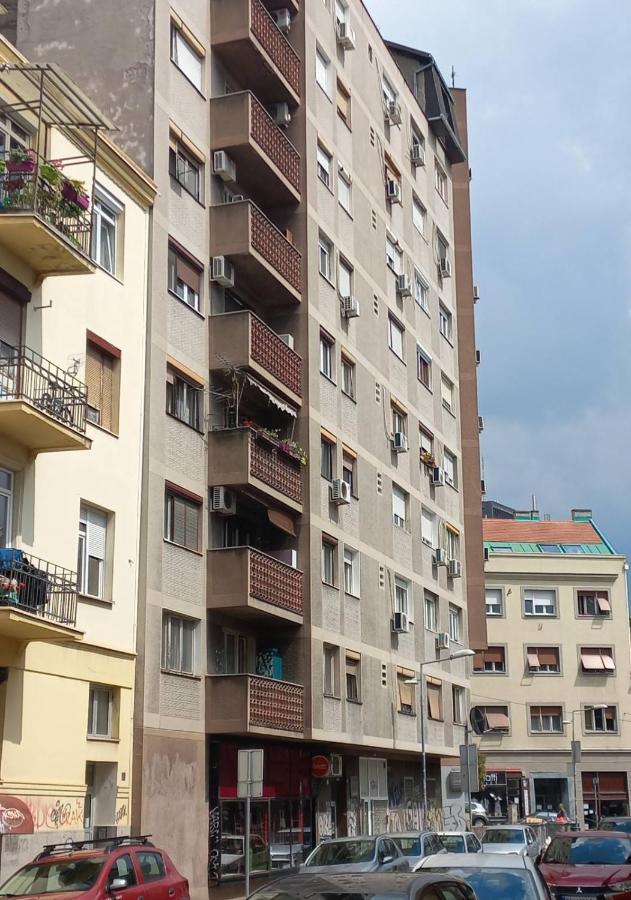 Apartman Central Place Belgrado Buitenkant foto